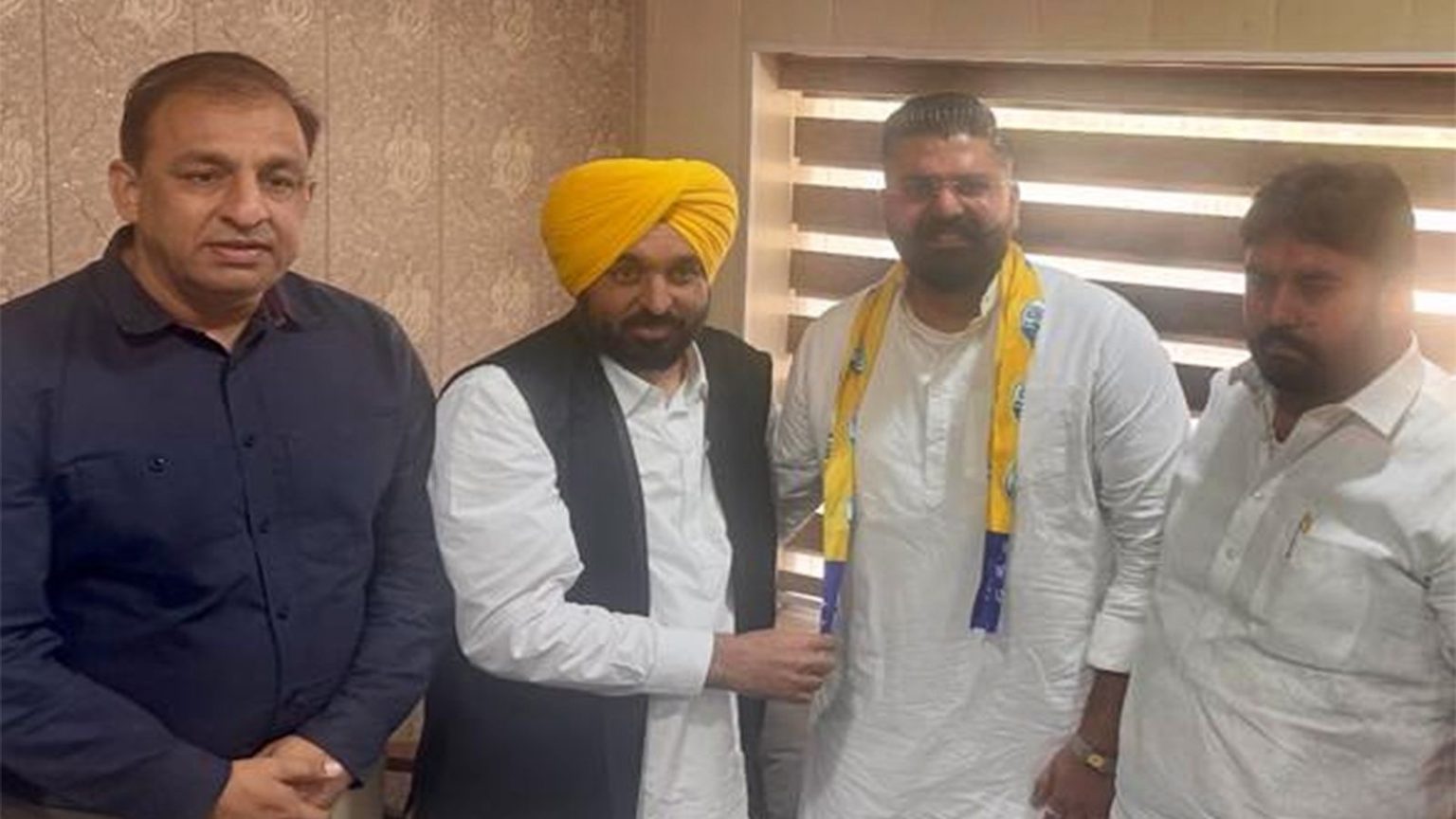 जालंधर सेंट्रल में सियासी धमाका: भाजपा पार्षद शिवम शर्मा ने छोड़ी पार्टी, आम आदमी पार्टी में शामिल