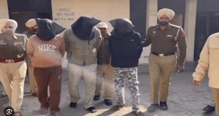 अमृतसर पुलिस की बड़ी कार्रवाई, सोना लूट गिरोह का भंडाफोड़