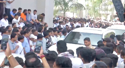 शरद पवार ने बारामती मेडिकल कॉलेज में दी श्रद्धांजलि