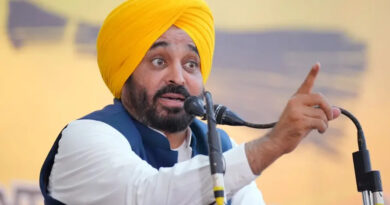 Bhagwant Mann News: पंजाब के मुख्यमंत्री भगवंत मान ने बेअदबी विरोधी कानून को लेकर बड़ा बयान दिया है। CM मान ने कहा कि किसी भी हालत में कानून वापस नहीं होगा। जानिए पूरी खबर।