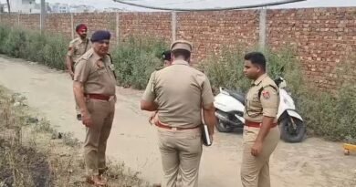 जालंधर में गदईपुर इलाके के खाली प्लॉट से एक नौजवान का शव बरामद हुआ। पुलिस जांच में तेजधार हथियारों से कत्ल की आशंका जताई गई है। मृतक की पहचान पंकज कुमार निवासी गांधी कैंप के रूप में हुई।