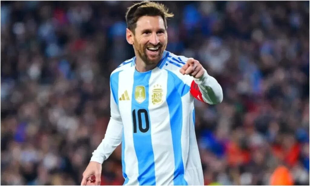 FIFA World Cup 2026 में अर्जेंटीना के कप्तान लियोनेल मेसी ऑस्ट्रिया के खिलाफ कई बड़े रिकॉर्ड तोड़ने के करीब हैं। जानिए मेसी के रिकॉर्ड, अर्जेंटीना बनाम ऑस्ट्रिया मैच की पूरी जानकारी और विश्व कप इतिहास में उनकी उपलब्धियां।