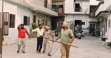 Jalandhar Assault Case: जालंधर के बाबू जगजीवन चौक में युवक और उसके परिवार पर हुए हमले के मामले में पुलिस ने दो आरोपियों को गिरफ्तार किया है। जानें पूरा मामला, पुलिस का बयान और जांच से जुड़े अहम खुलासे।