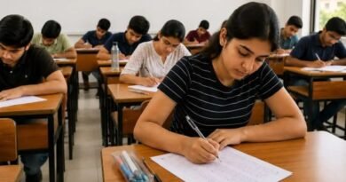 NEET री-एग्जाम 2026 के तहत पंजाब और चंडीगढ़ में 28 हजार से अधिक छात्र परीक्षा दे रहे हैं। NTA ने कड़ी सुरक्षा, बायोमेट्रिक वेरिफिकेशन, CRPF तैनाती और विशेष परिवहन व्यवस्था की है।