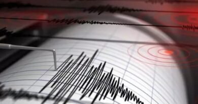 पाकिस्तान में शनिवार सुबह दो बार भूकंप के झटके महसूस किए गए। 4.3 और 5.5 तीव्रता के भूकंप के बाद लोगों में दहशत फैल गई। जानें ताजा अपडेट और EMSC की रिपोर्ट।