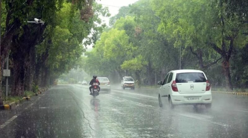 Punjab Weather: पंजाब में मौसम विभाग (IMD) ने बारिश और तेज आंधी को लेकर Yellow Alert जारी किया है। जानें किन जिलों में होगी बारिश, कब बदलेगा मौसम और लोगों के लिए क्या है जरूरी सलाह।