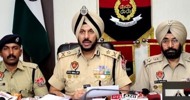 अमृतसर हेरोइन बरामदगी मामले में अमृतसर कमिश्नरेट पुलिस ने 30.045 किलो हेरोइन बरामद कर 6 तस्करों को गिरफ्तार किया है। जांच में दुबई कनेक्शन और अंतरराष्ट्रीय ड्रग नेटवर्क का खुलासा हुआ है।