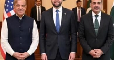अमेरिका-ईरान शांति वार्ता 2026 को अंतिम रूप देने के लिए स्विट्जरलैंड में अहम बैठक आयोजित हो रही है। अमेरिकी उपराष्ट्रपति जेडी वेंस, ईरानी अधिकारियों, पाकिस्तान के प्रधानमंत्री शहबाज शरीफ और सेना प्रमुख आसिम मुनीर समेत कई वरिष्ठ नेता इसमें शामिल होंगे।