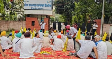 जालंधर PSPCL दफ्तर घेराव के दौरान दोआबा किसान मजदूर संघर्ष समिति ने धान की फसल के समय लगातार बिजली कटौती पर विरोध जताया। किसानों ने सरकार को बड़े आंदोलन की चेतावनी दी।