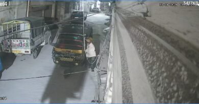 जालंधर ऑटो चोरी CCTV मामले में बस्ती शेख के मोहल्ला सतरा से घर के बाहर खड़ा ऑटो चोरी हो गया। पूरी वारदात CCTV कैमरे में कैद हो गई है। पुलिस ने फुटेज के आधार पर आरोपी की तलाश शुरू कर दी है।