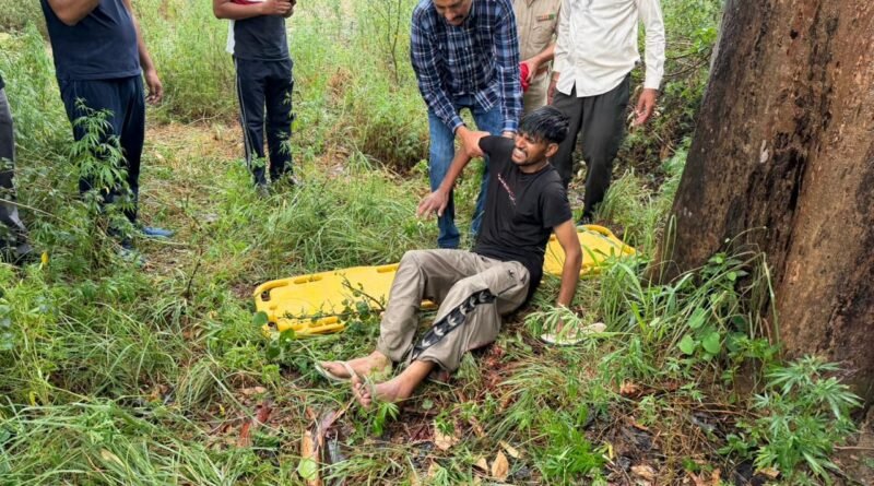 बटाला पुलिस मुठभेड़ में पुलिस पर फायरिंग करने वाला आरोपी बलदेव सिंह जवाबी कार्रवाई में घायल हो गया। कारोबारी से 10 लाख की फिरौती और गोलीबारी मामले में पुलिस ने बड़ा खुलासा किया।