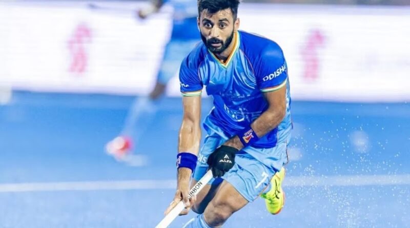 मनप्रीत सिंह रिकॉर्ड की चर्चा पूरे भारतीय हॉकी जगत में हो रही है। अनुभवी मिडफील्डर मनप्रीत सिंह ने 412 अंतरराष्ट्रीय मैच खेलकर दिलीप टिर्की के राष्ट्रीय रिकॉर्ड की बराबरी कर ली है और अब नया इतिहास रचने से सिर्फ एक मैच दूर हैं।