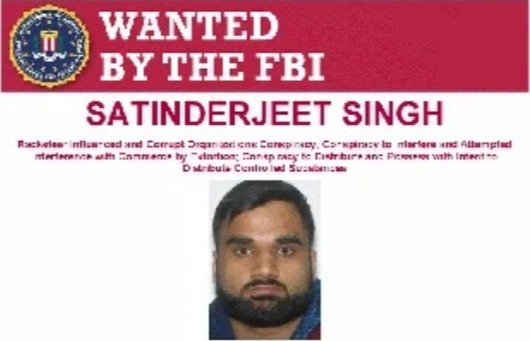 Lawrence Bishnoi FBI Action के तहत FBI ने लॉरेंस बिश्नोई नेटवर्क पर बड़ी कार्रवाई करते हुए 24 गैंगस्टरों को गिरफ्तार किया। गोल्डी बराड़ पर 50 हजार डॉलर का इनाम घोषित किया गया है और प्रत्यर्पण की प्रक्रिया भी शुरू की जा सकती है।