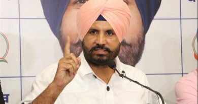 Raja Warring Statement: पंजाब कांग्रेस अध्यक्ष राजा वड़िंग ने फतेहगढ़ साहिब में बड़ा बयान देते हुए कहा कि अध्यक्ष पद उनके लिए सबसे अहम नहीं है। टिकट कटने पर भी कांग्रेस नहीं छोड़ेंगे और संगठन को मजबूत करने पर जोर दिया।