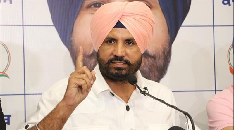 Raja Warring Statement: पंजाब कांग्रेस अध्यक्ष राजा वड़िंग ने फतेहगढ़ साहिब में बड़ा बयान देते हुए कहा कि अध्यक्ष पद उनके लिए सबसे अहम नहीं है। टिकट कटने पर भी कांग्रेस नहीं छोड़ेंगे और संगठन को मजबूत करने पर जोर दिया।
