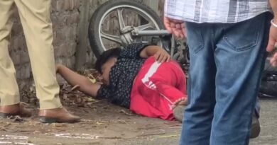 जालंधर पुलिस मुठभेड़ में डबल मर्डर केस का आरोपी शुभम उर्फ गुल्लू घायल हो गया। CP Satinder Singh ने बताया कि आरोपी ने पुलिस पर फायरिंग की, जिसके बाद जवाबी कार्रवाई में वह घायल हुआ। पढ़ें पूरी खबर।