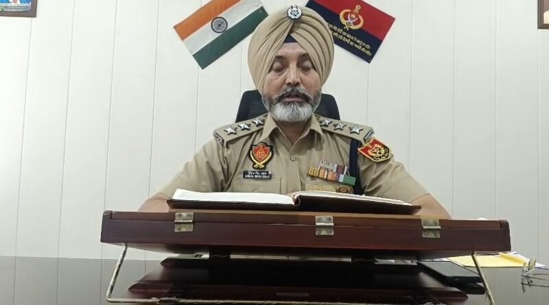 जालंधर फायरिंग मामला में नूरमहल के पास कार सवार युवक और युवती द्वारा दो भाइयों पर कथित फायरिंग का मामला सामने आया है। पुलिस ने केस दर्ज कर दो आरोपियों को गिरफ्तार कर लिया है, जबकि घायल युवक का अस्पताल में इलाज जारी है।