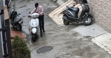 जालंधर बिक्रमपुरा एक्टिवा चोरी का मामला सामने आया है। घर के बाहर खड़ी एक्टिवा लेकर चोर फरार हो गया। पूरी वारदात CCTV में कैद हुई। थाना-3 पुलिस ने शिकायत दर्ज कर जांच शुरू कर दी है।