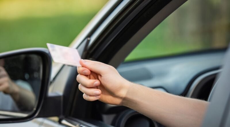 भारतीय Driving Licence से किन देशों में कार चला सकते हैं? जानें अमेरिका, ब्रिटेन, ऑस्ट्रेलिया, स्विट्जरलैंड, सिंगापुर समेत कई देशों के नियम, वैधता, IDP और जरूरी शर्तें।