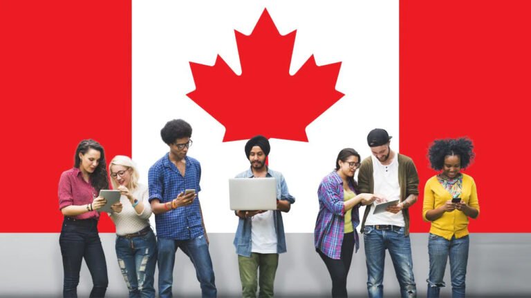 Canada PGWP Rejection के कारण करीब 1000 भारतीय छात्र गंभीर संकट में हैं। पंजाब के सैकड़ों छात्रों ने अल्बर्टा में प्रदर्शन किया। जानिए PGWP आवेदन खारिज होने की वजह, छात्रों की मांग और कनाडा सरकार का रुख।