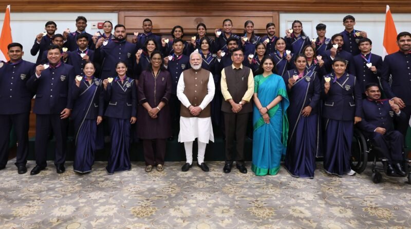 PM Modi Commonwealth Games 2026: पीएम मोदी ने ग्लास्गो में भारत के गलत नक्शे पर आपत्ति जताने वाली लवलीना बोरगोहेन की तारीफ की। मीराबाई चानू से भी की खास बातचीत।