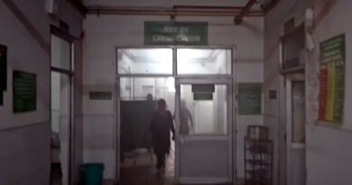 Jalandhar Civil Hospital Fire: जालंधर सिविल अस्पताल के जच्चा-बच्चा वार्ड में एसी में शॉर्ट सर्किट से आग लग गई। धुएं के कारण मरीजों में भगदड़ मच गई। फायर ब्रिगेड ने मौके पर पहुंचकर आग पर काबू पाया। किसी तरह की जनहानि नहीं हुई।