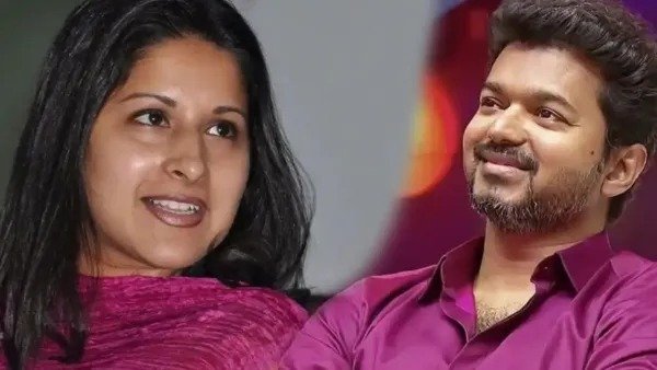Vijay-Sangeetha Divorce Case: तमिलनाडु के मुख्यमंत्री विजय की पत्नी संगीता सोर्नालिंगम ने तलाक याचिका वापस ले ली है। इसके बाद चेंगलपट्टू अदालत में होने वाली सुनवाई टल गई। जानिए पूरा मामला।