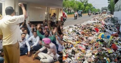 Jalandhar Safai Karamchari Strike खत्म हो गई है। मेयर विनीत धीर और निगम कमिश्नर के साथ बैठक के बाद सफाई कर्मियों ने काम पर लौटने का फैसला लिया। आज से कूड़ा उठाने का काम शुरू होगा।