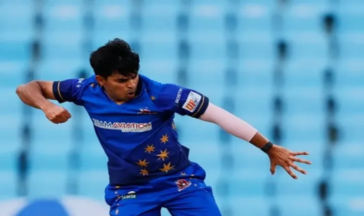 Kartik Tyagi Comeback: कार्तिक त्यागी ने UPT20 में 149 किमी/घंटे की रफ्तार से यॉर्कर डालकर मिडिल स्टंप उखाड़ दिया। जानें चोटों से वापसी की पूरी कहानी।